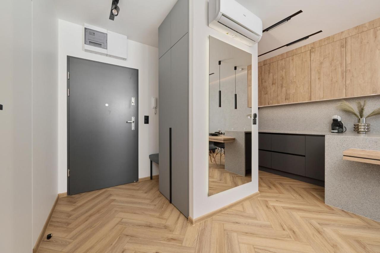 Exclusive Apartment With Balcony & Parking Wroclaw By Renters Prestige 外观 照片