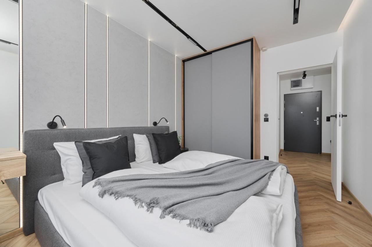Exclusive Apartment With Balcony & Parking Wroclaw By Renters Prestige 外观 照片
